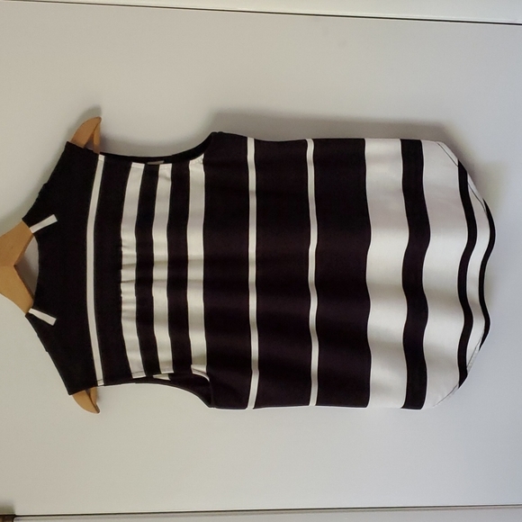 Never worn! Collective Concepts black and white striped top. Size XL. - Picture 2 of 4